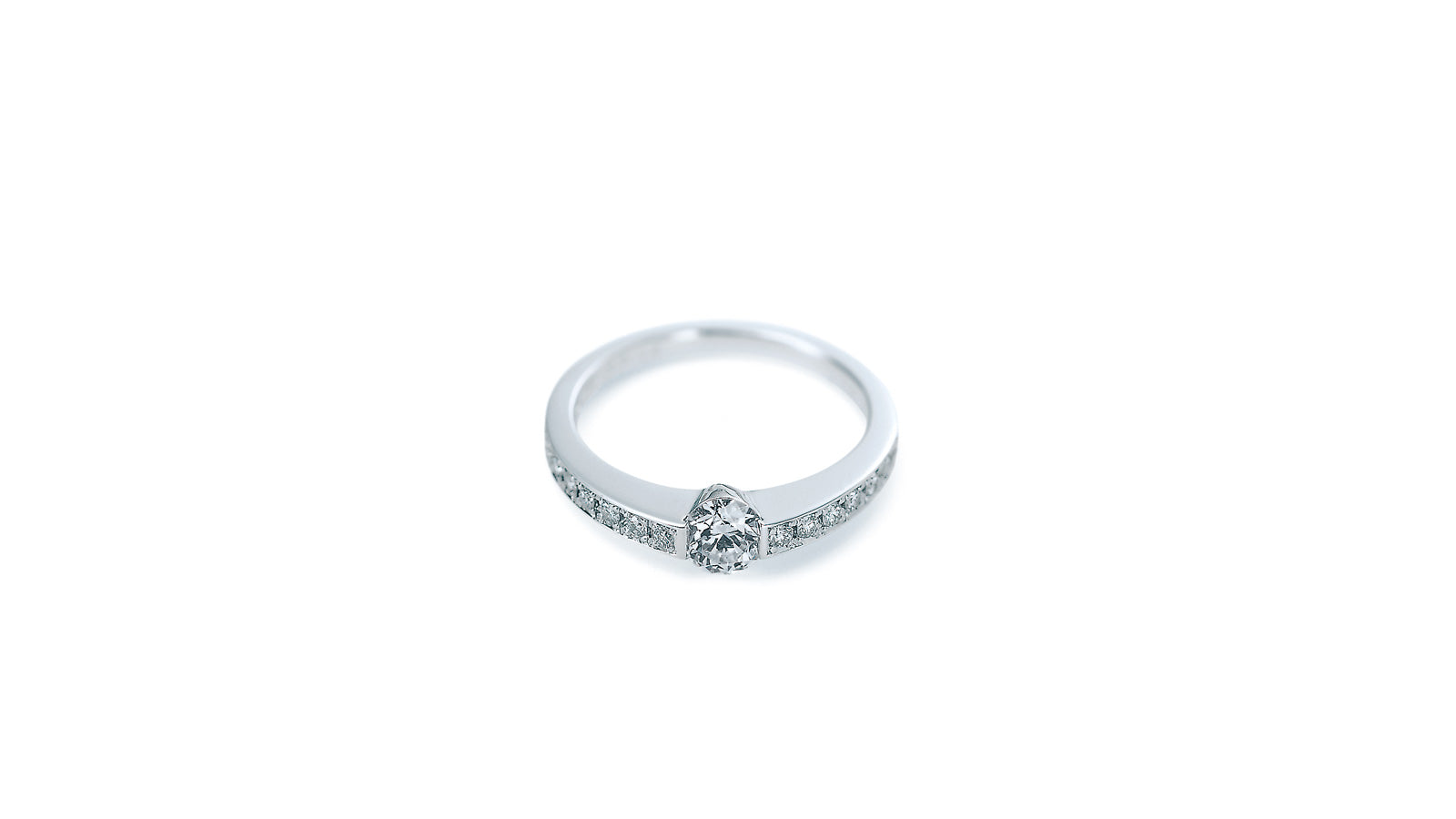 Nina Ricci エンゲージリングB090(Pt900・Diamond 0.15ct~)¥266,200~*